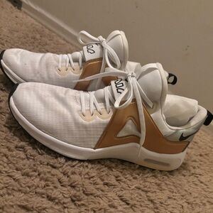 Nike Air Max Bella TR 5